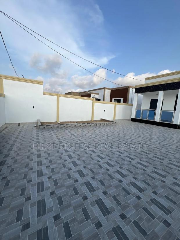 3bdrm House in First Digital Real, Awutu Senya East Municipal for sale · Photo 3