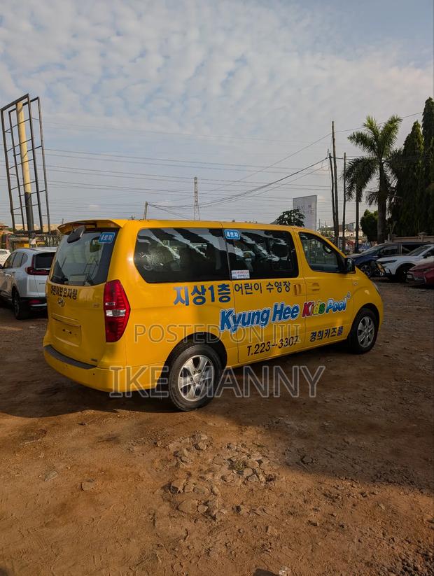Hyundai Starex 2015 Yellow photo 8
