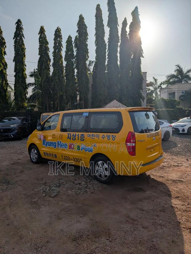 Hyundai Starex 2015 Yellow photo 3