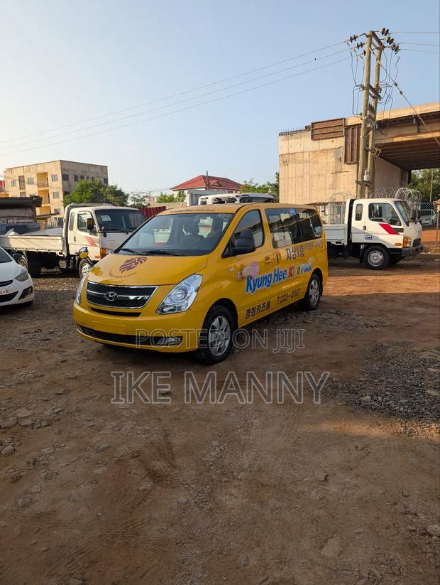 Hyundai Starex 2015 Yellow photo 11