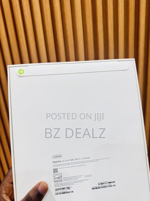New Apple iPad (2025) 256 GB Silver photo 2
