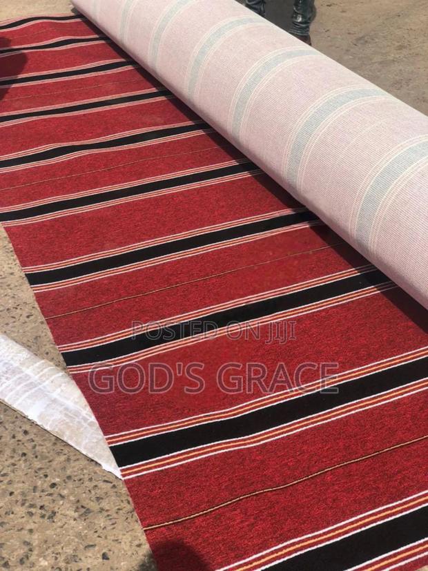 Floor Woolen Carpet · Photo 1