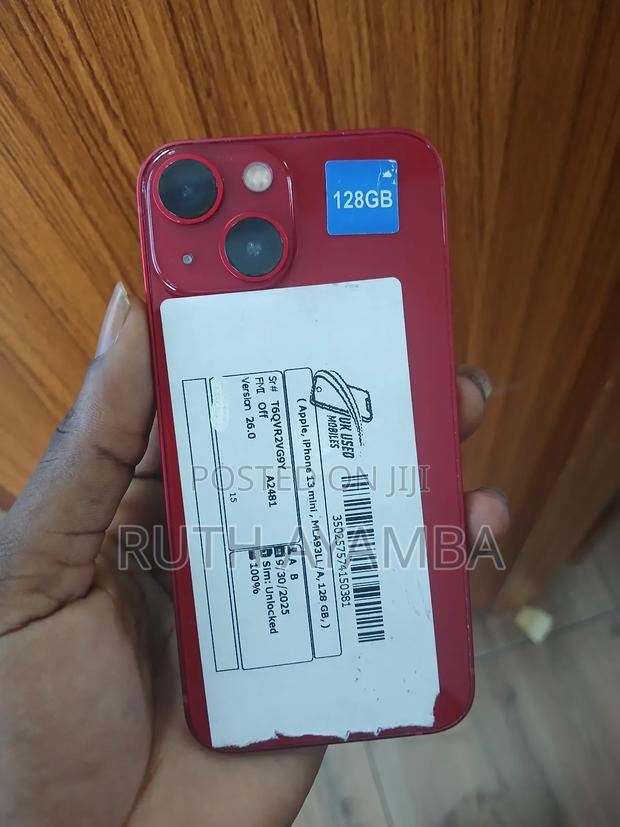 Apple iPhone 13 Mini 128 GB Red · Photo 4