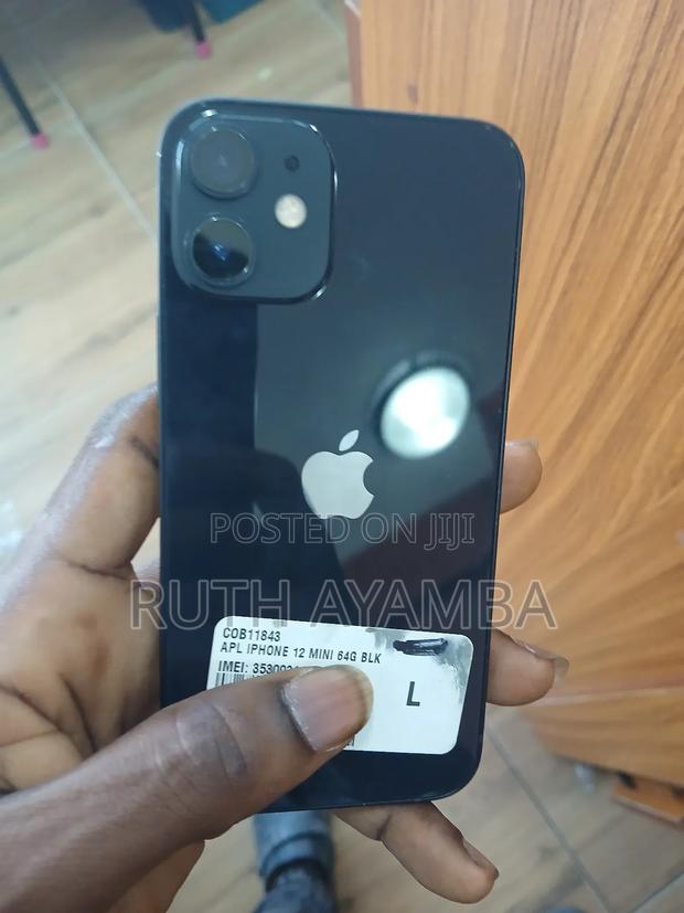 Apple iPhone 12 mini 64 GB Black · Photo 3