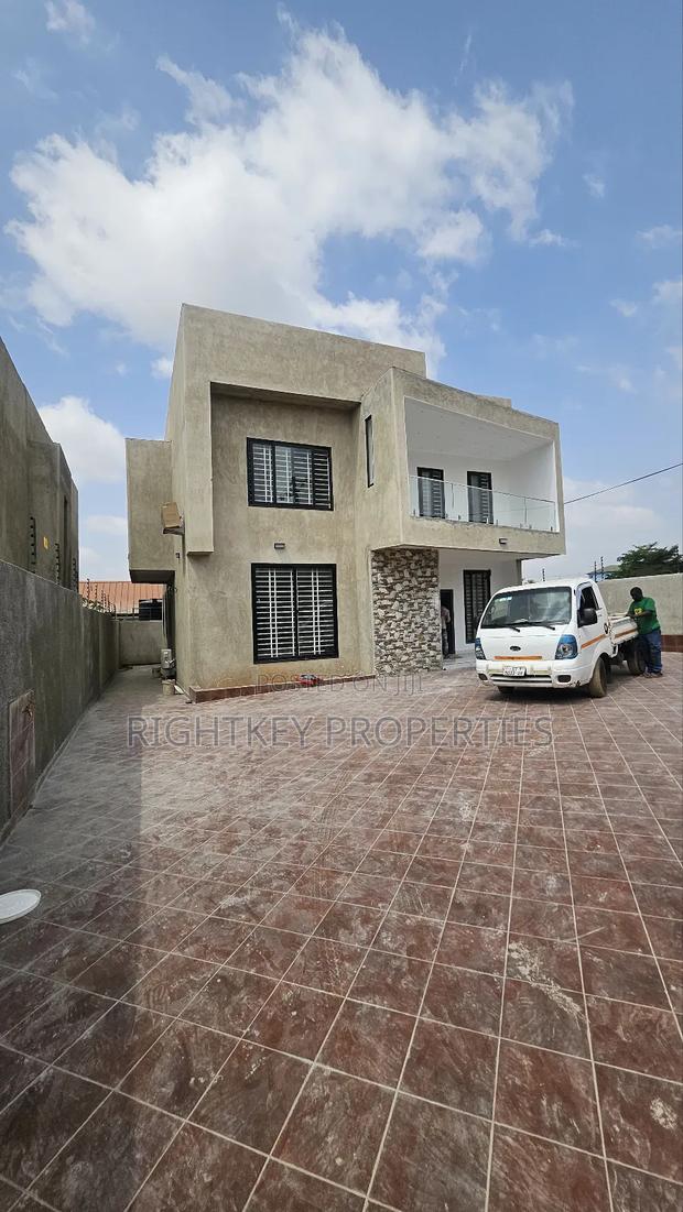 4bdrm Duplex in Santasi, Kumasi Metropolitan for sale · Photo 1