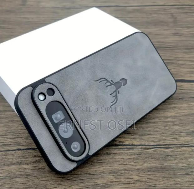 Retro Faux Leather Case for Pixel 7,7a,7pro,8,Ia,8pro,9,9a,9xl,10proxl · Photo 3