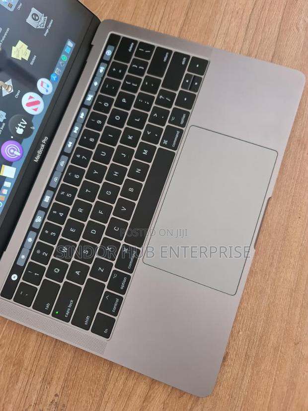 Laptop Apple MacBook Pro 2017 8GB Intel Core I5 SSD 512GB