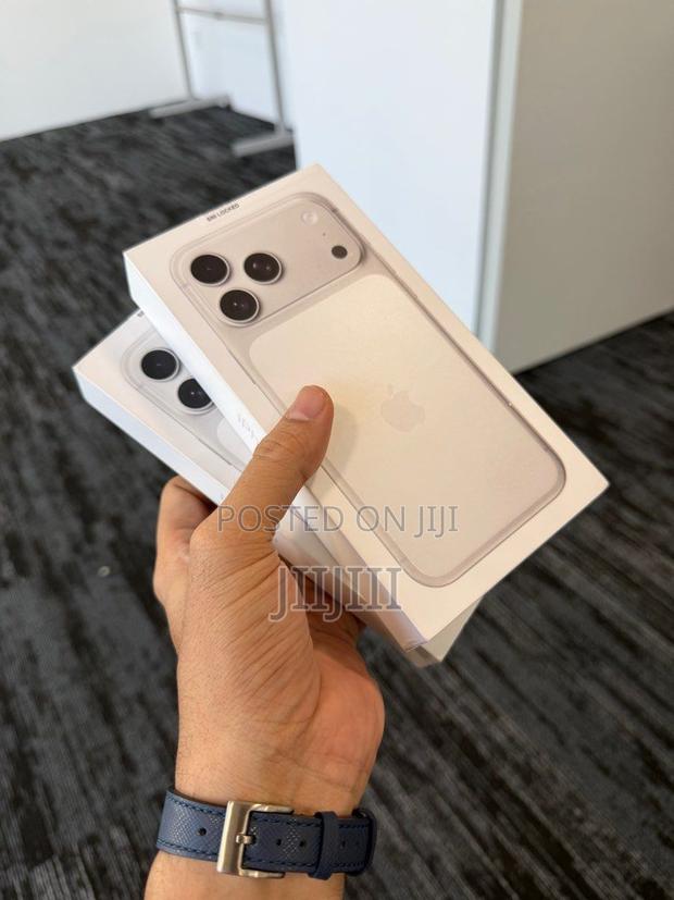 Apple iPhone 17 Pro Max 512 GB Silver · Photo 3