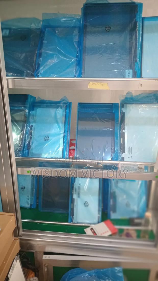 Screens Available · Photo 4