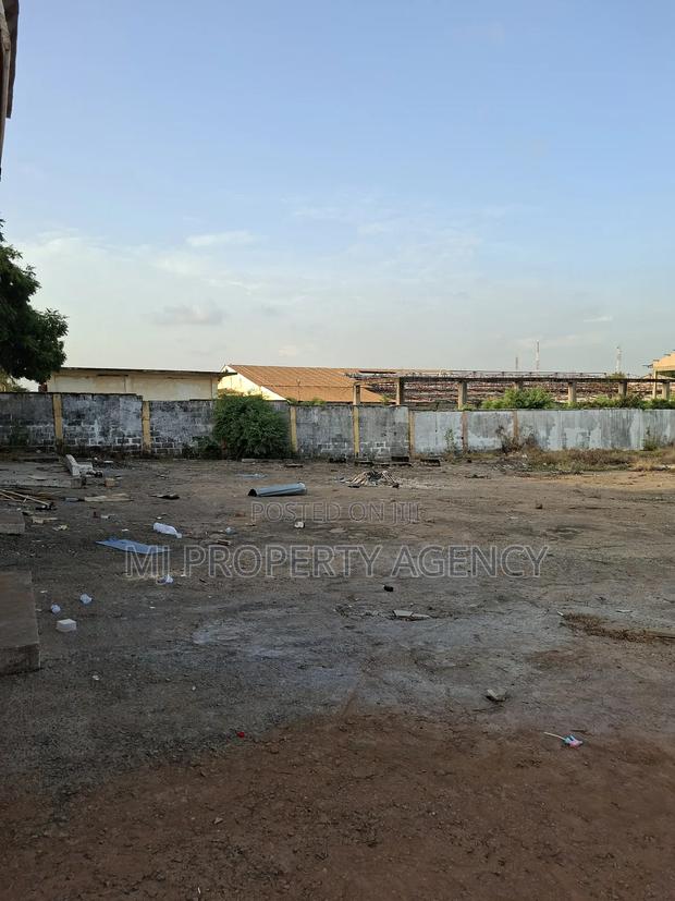 5 Acres Roadside Commercial Land at Comm.25 Tema · Photo 3