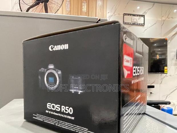 Canon Eos R50 Heritage-Style Mirrorless With Modern Autofocus · Photo 2