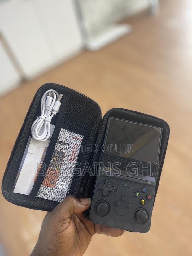 S600 Handheld Gaming Console With Protective Pouch photo 2