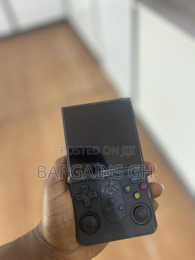 S600 Handheld Gaming Console With Protective Pouch photo 3