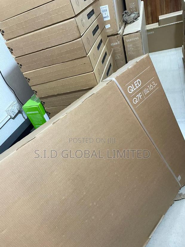 Samsung 65” Qled - Bigger Screen, Brighter World · Photo 4