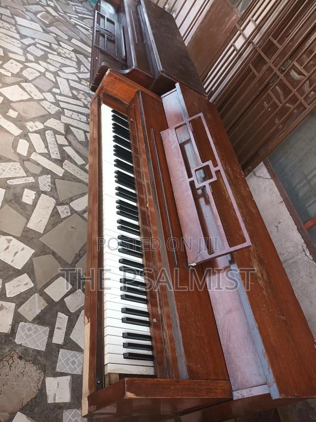 Lester Philladelphia U.S.A And Westbrook Acoustic Piano