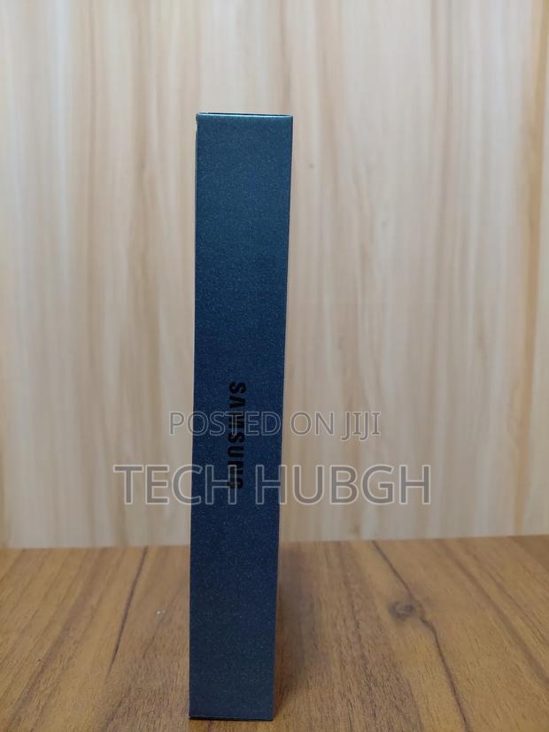 New Samsung Galaxy Z Flip7 256 GB Blue photo 3