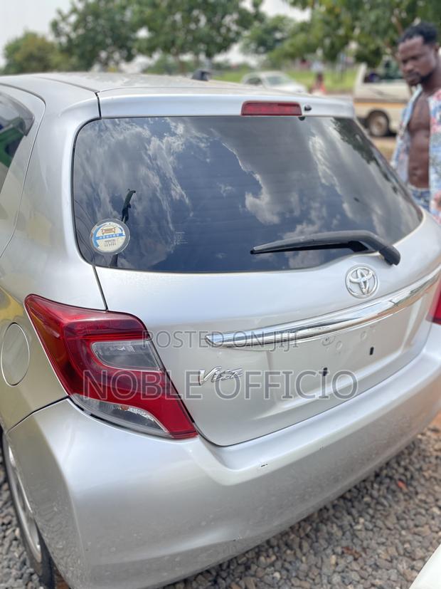Toyota Vitz 2014 Silver
