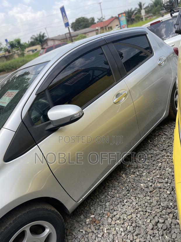 Toyota Vitz 2014 Silver