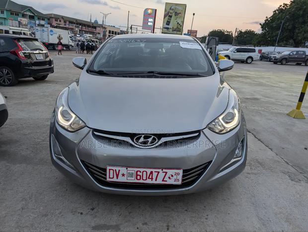 Hyundai Elantra Limited PZEV 4dr Sedan (1.8L 4cyl 6A) 2015 Silver photo 2
