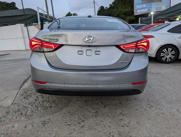 Hyundai Elantra Limited PZEV 4dr Sedan (1.8L 4cyl 6A) 2015 Silver photo 5
