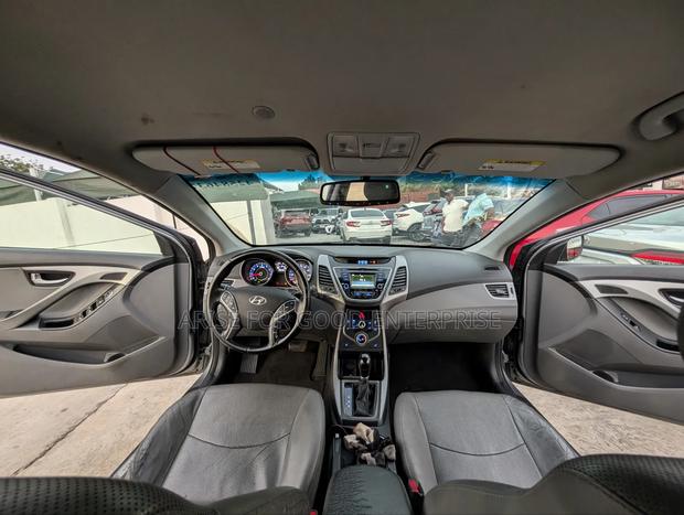 Hyundai Elantra Limited PZEV 4dr Sedan (1.8L 4cyl 6A) 2015 Silver photo 8