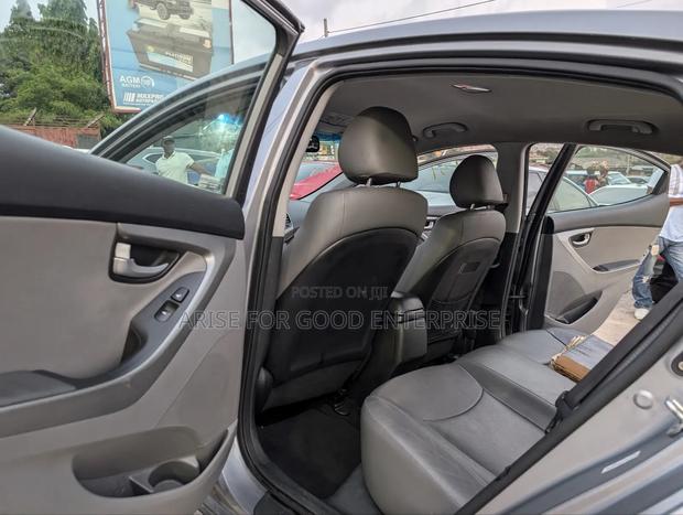 Hyundai Elantra Limited PZEV 4dr Sedan (1.8L 4cyl 6A) 2015 Silver photo 11