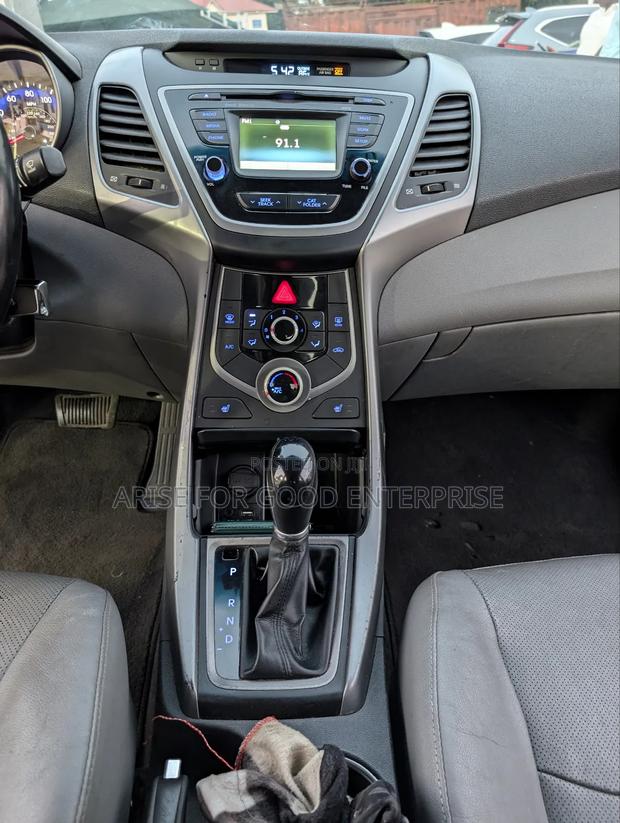 Hyundai Elantra Limited PZEV 4dr Sedan (1.8L 4cyl 6A) 2015 Silver photo 14