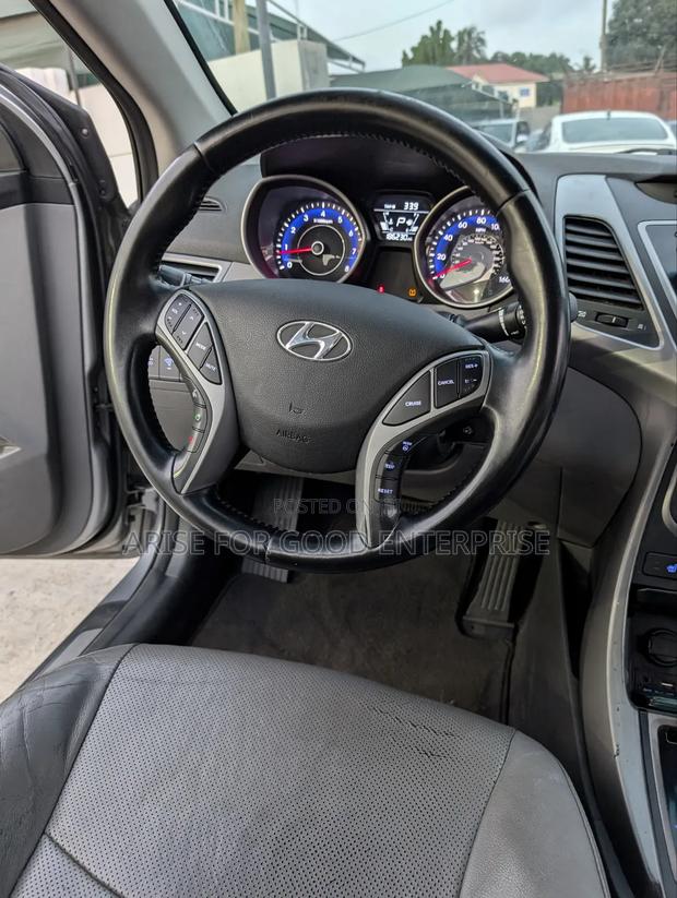 Hyundai Elantra Limited PZEV 4dr Sedan (1.8L 4cyl 6A) 2015 Silver photo 15