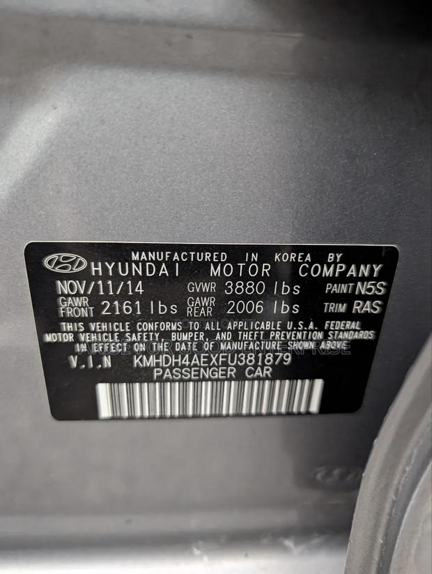 Hyundai Elantra Limited PZEV 4dr Sedan (1.8L 4cyl 6A) 2015 Silver photo 16