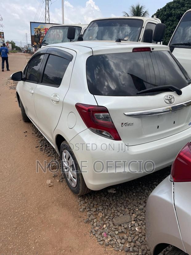 Toyota Vitz 2014 White