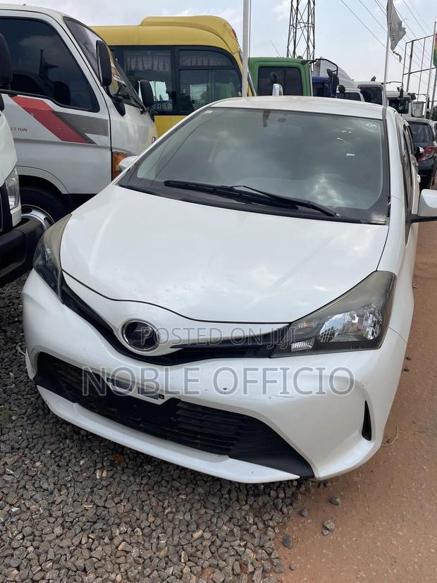 Toyota Vitz 2014 White