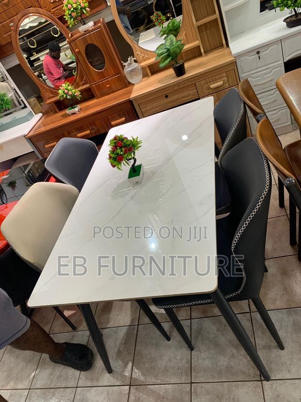 Four Set Mable Dining · Photo 3