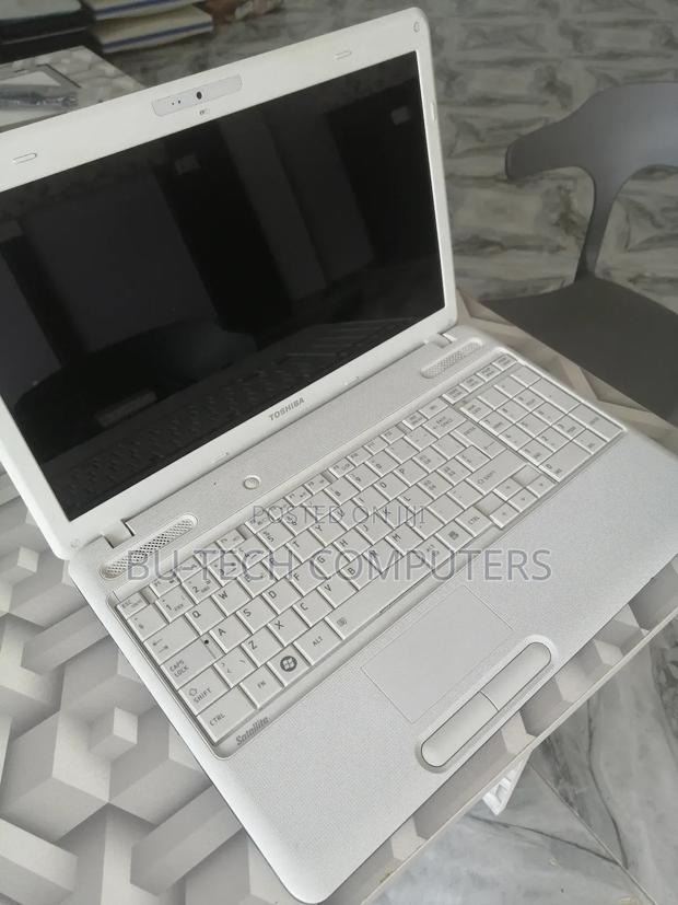 Laptop Toshiba Satellite C850 4GB Intel Core i5 HDD 500GB · Photo 4