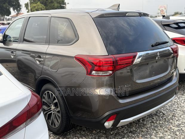 Mitsubishi Outlander SE AWC 2017 Green photo 4