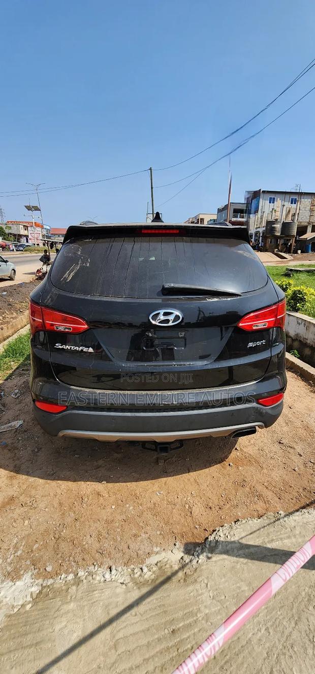Hyundai Santa Fe 2015 Black photo 3