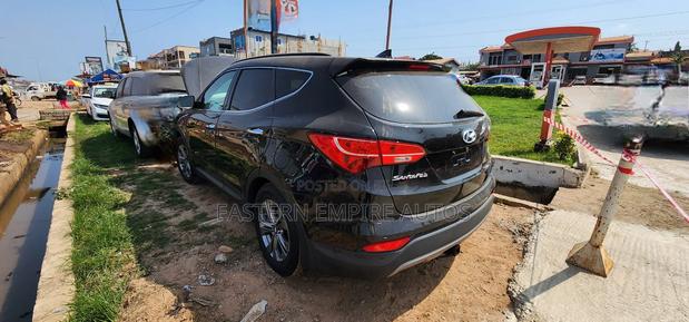 Hyundai Santa Fe 2015 Black photo 5