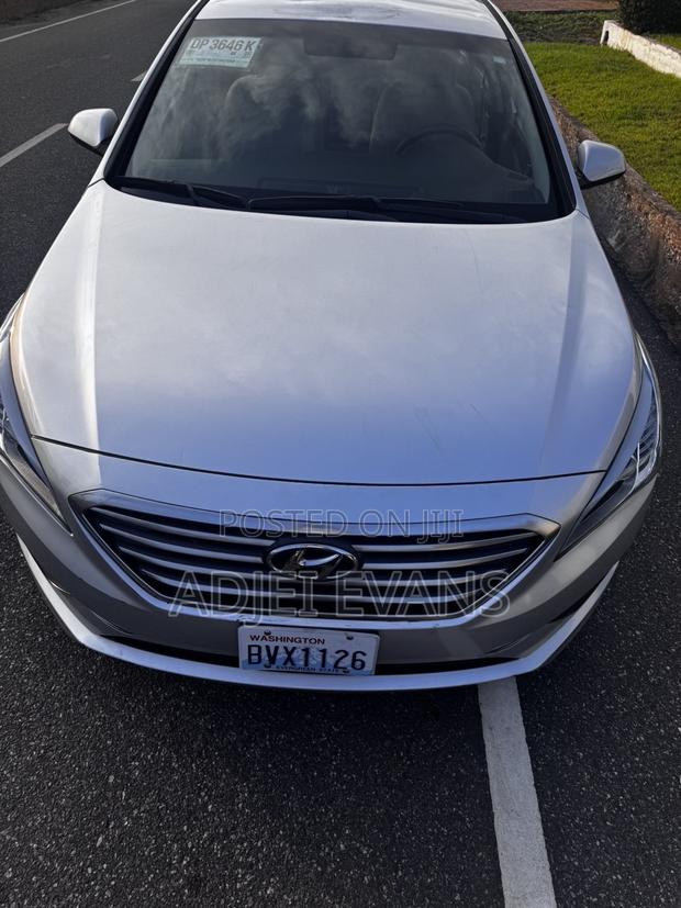 Hyundai Sonata Base Sedan FWD (2.4L 4cyl 6A) 2017 Silver