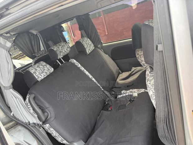 Toyota Sienta 1.5 AWD 2012 Gray photo 4