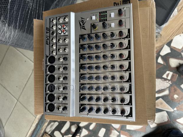 Peavey Pvi-12 12-channel Passive Analog Mixer