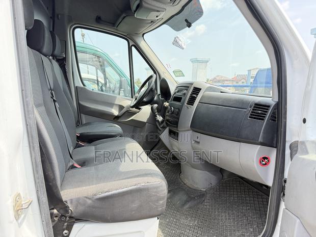 Mercedes-Benz Sprinter 2010 White photo 3