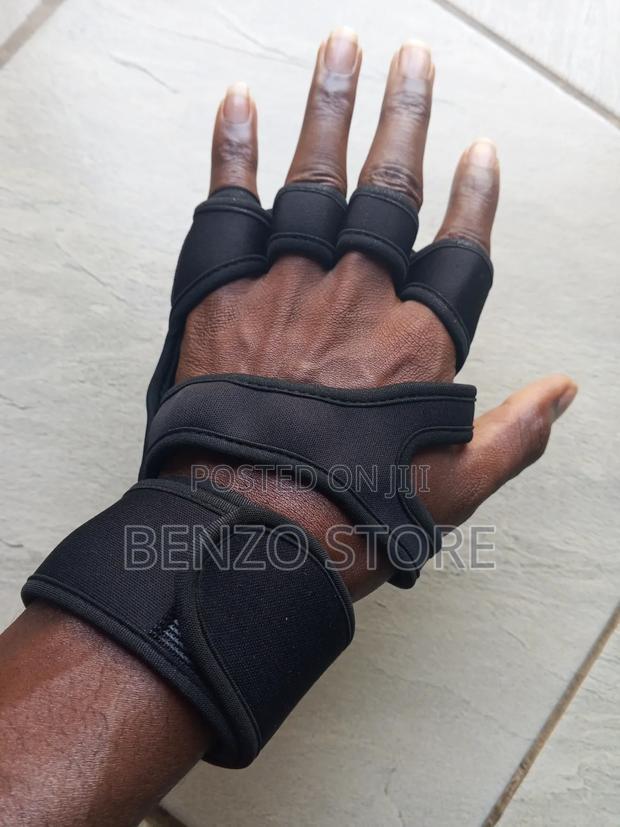 Gym Pro Performance Gloves · Photo 3