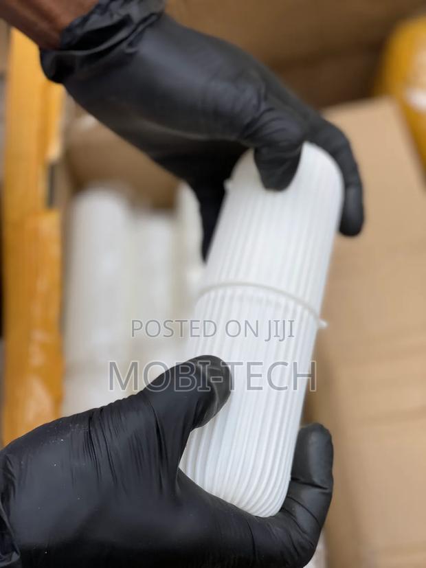 Portable Travel Toothpaste Holder · Photo 4