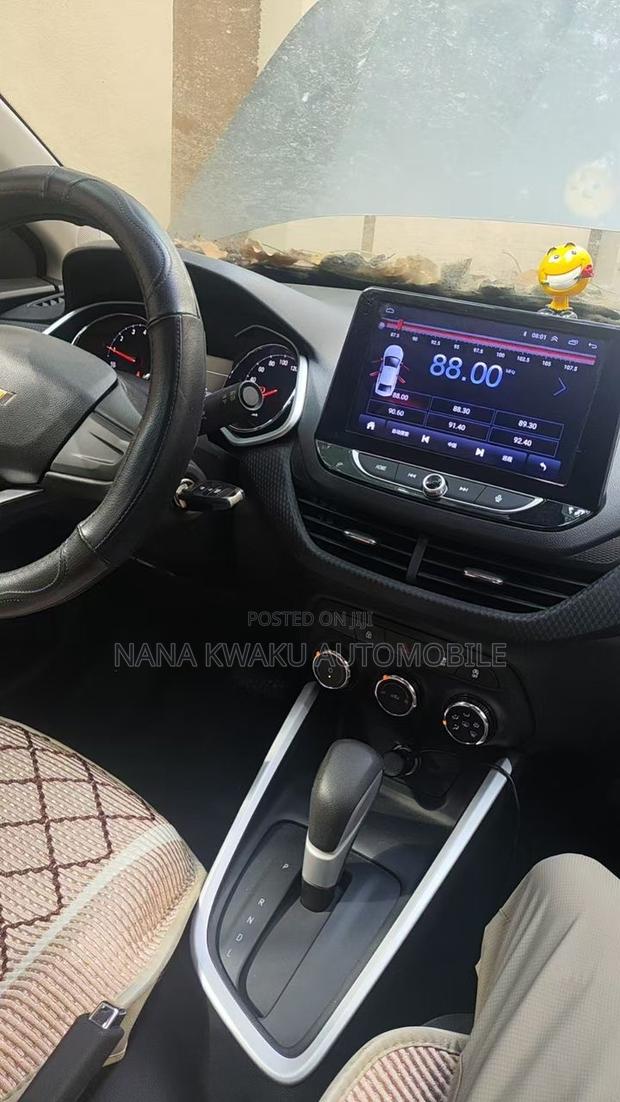 Chevrolet Monza 2021 Silver photo 11