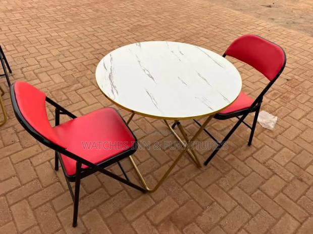 Round Folding Table With 2 Chairs · Photo 2