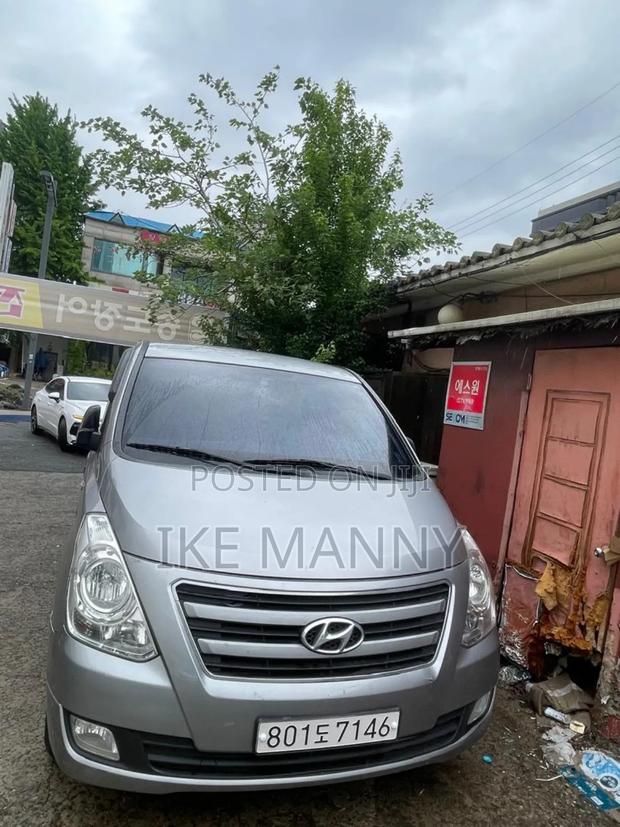 Hyundai Starex 2017 Silver photo 4