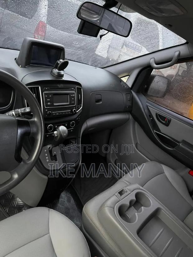 Hyundai Starex 2017 Silver photo 5