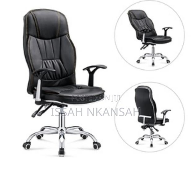 Elegant and Comfortable Office Chair · Photo 3