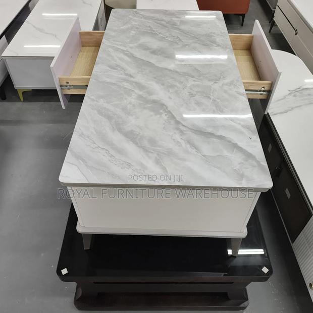 Simple Living Room Centre Table · Photo 4