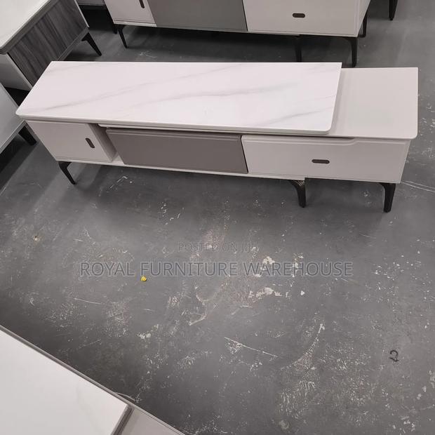 Adjustable Length Foreign Type Tv Stand · Photo 3