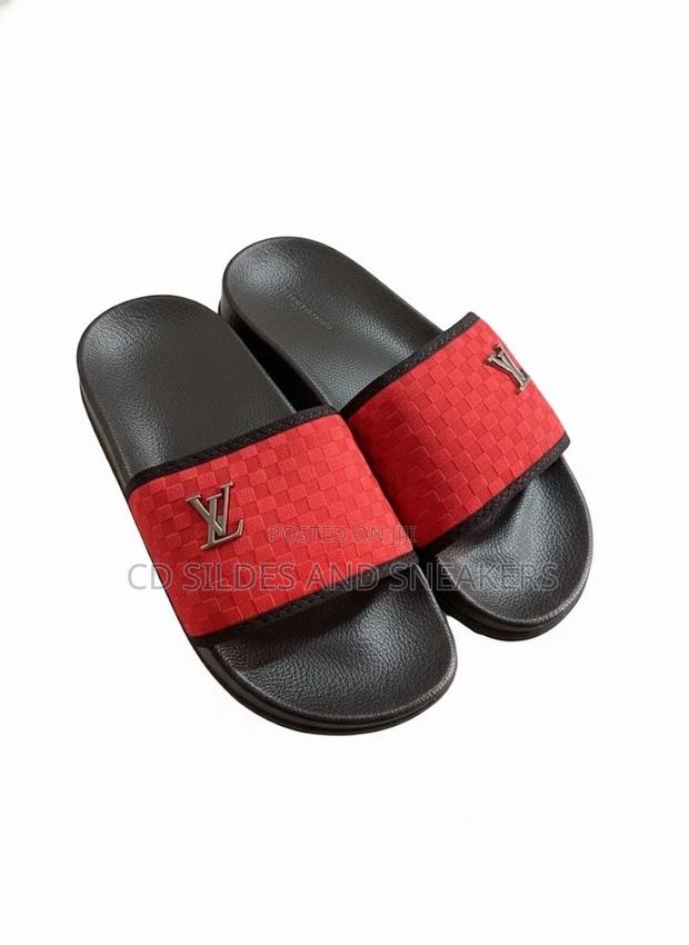 30 in a Box- Louis Vuitton Slippers photo 2